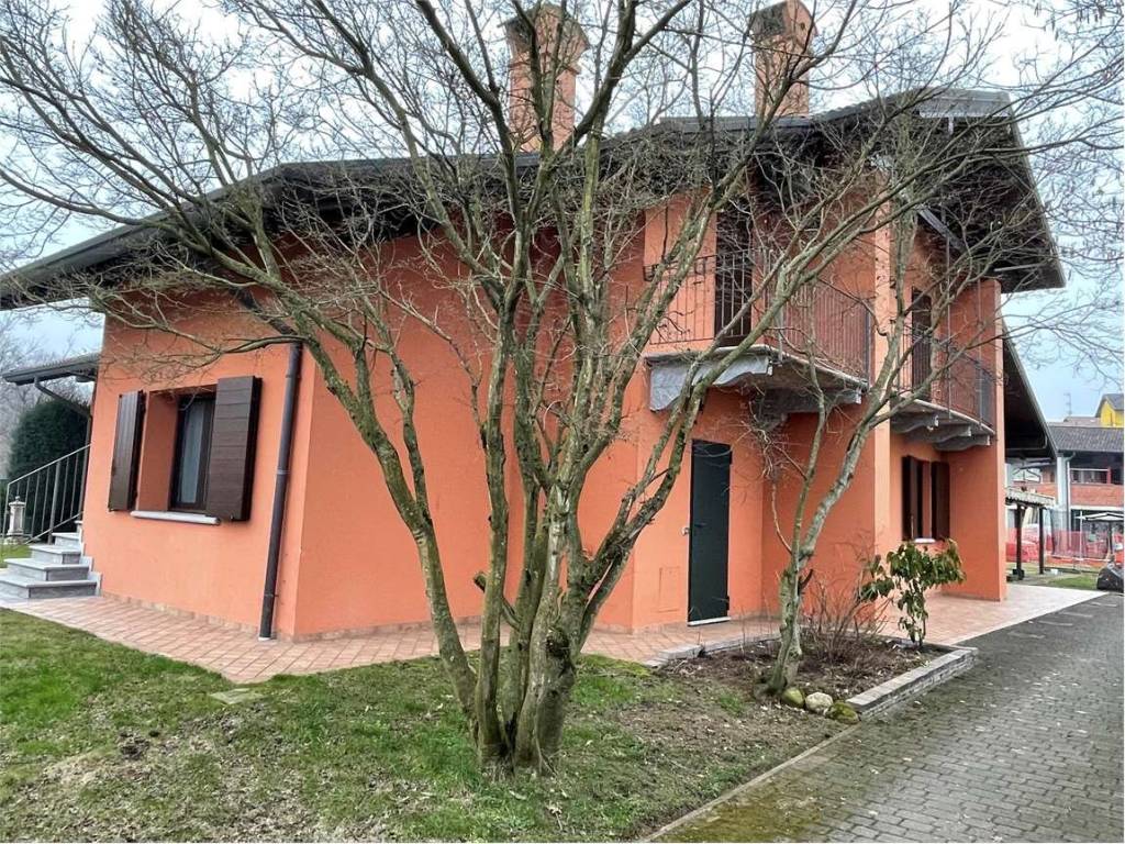 Villa a Castelletto sopra ticino in VIA oldrina - Foto 3