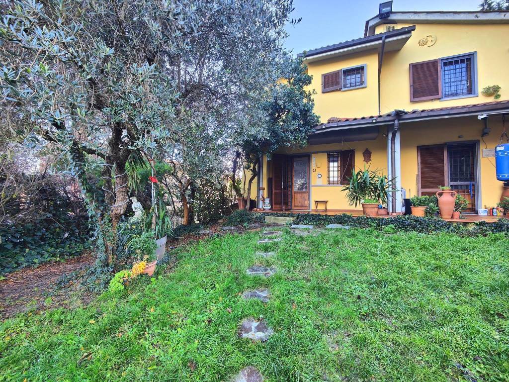 Villetta a schiera a Carmignano in Via Capezzana - Foto 2