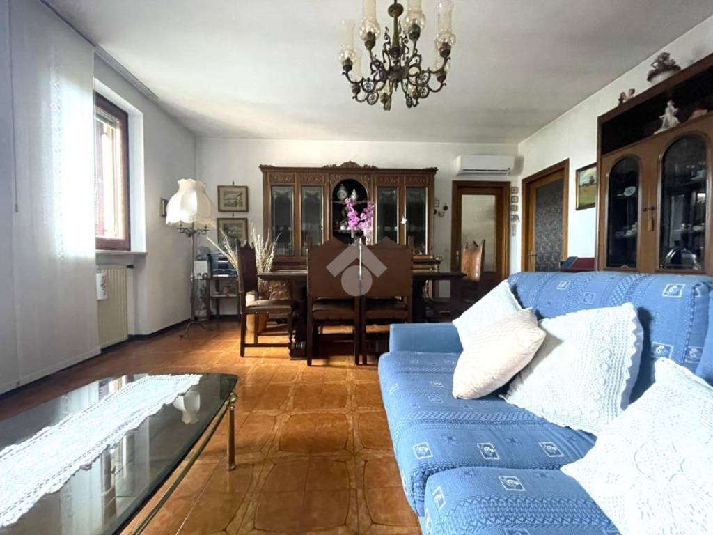 Appartamento a Cremona in Via Battaglione, 99 - Foto 2