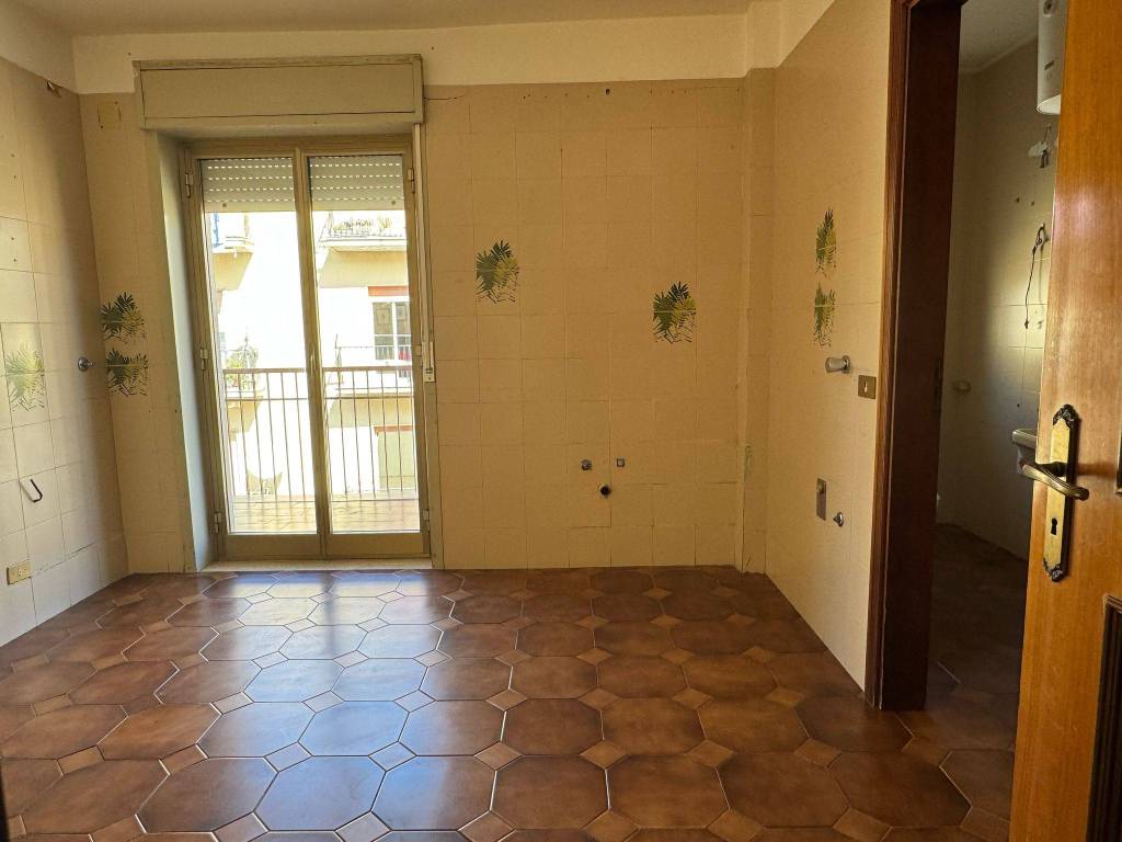 Appartamento a Caltanissetta in Viale Trieste, 131 - Foto 4