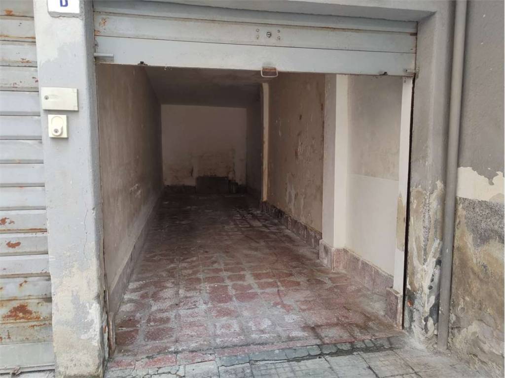 Box / garage a Catania in via Ibla, 4 - Foto 2