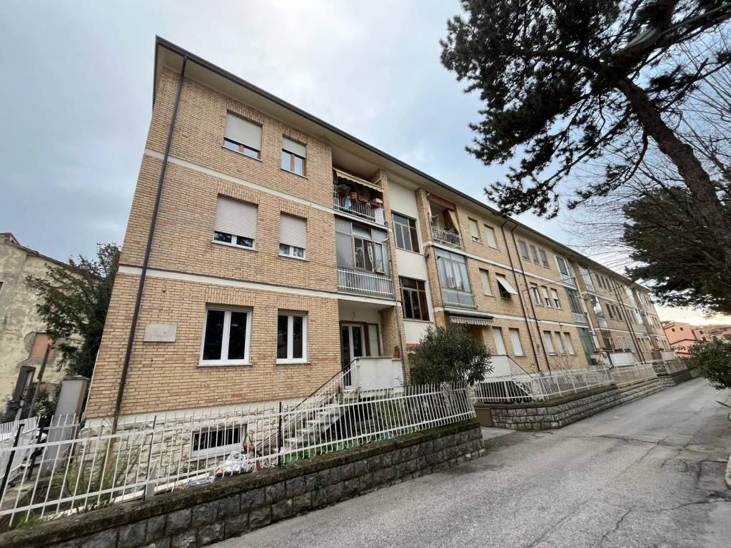 Appartamento a Assisi in Piazza 1 Maggio - Foto 2