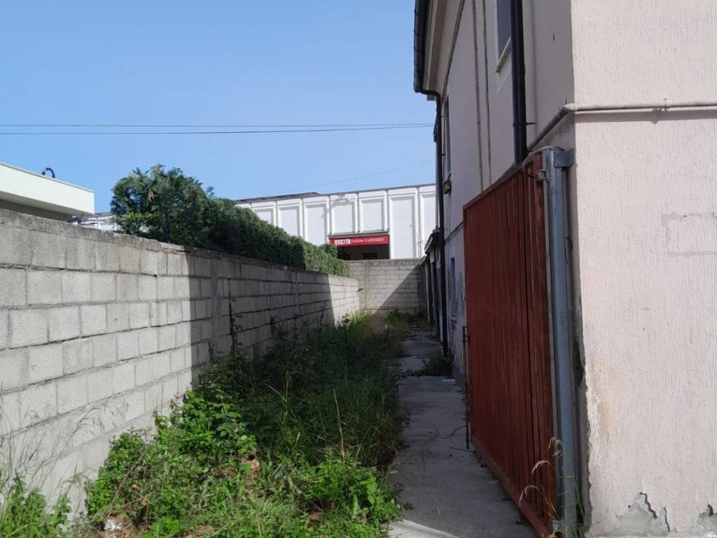 Casa indipendente a Pescara in Via Amendola, 256 - Foto 2
