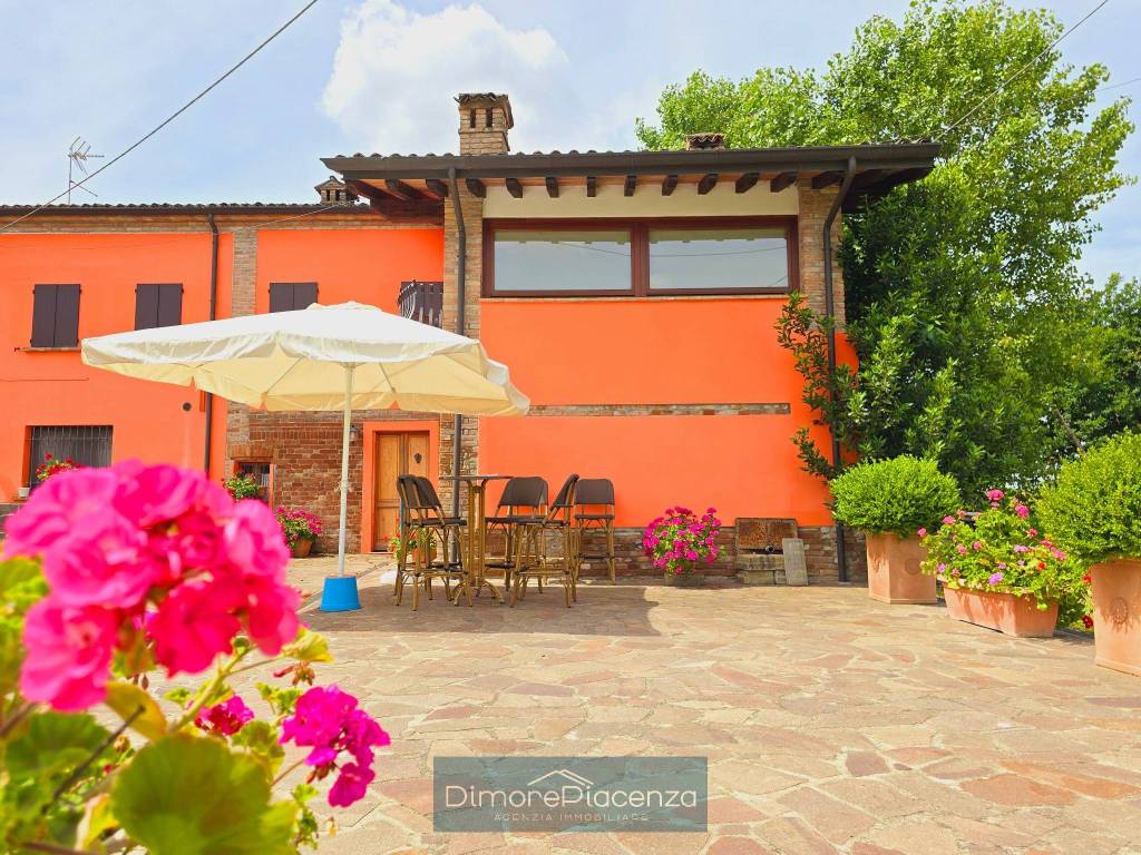 Villa a Piacenza in Strada Provinciale Padana Inferiore - Foto 3