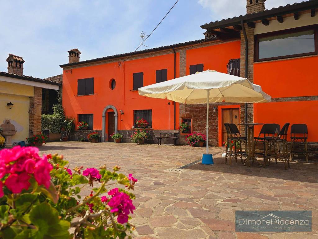 Villa a Piacenza in Strada Provinciale Padana Inferiore - Foto 4