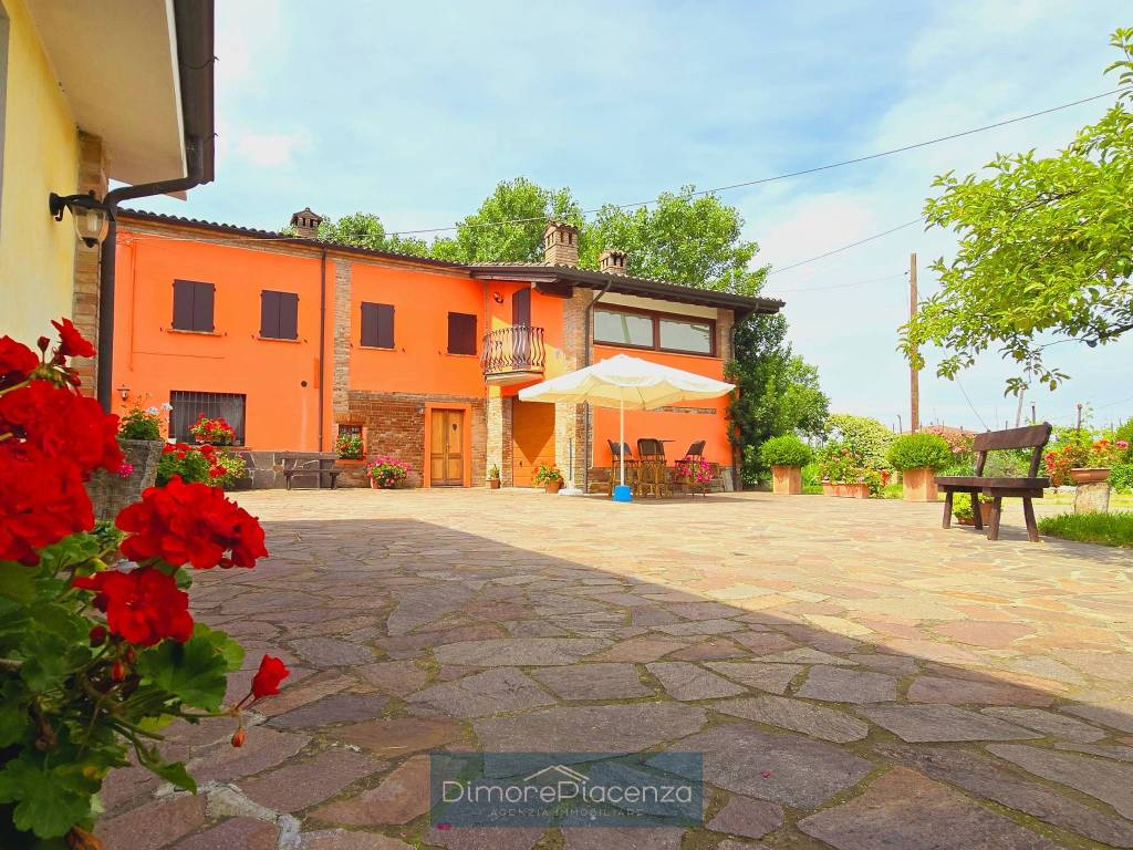 Villa a Piacenza in Strada Provinciale Padana Inferiore - Foto 5