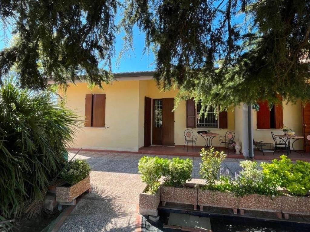 Villetta a schiera a Mirandola in Via Punta, 113 - Foto 2