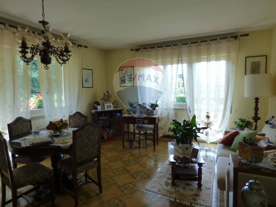 Appartamento a Luino in via dei Lori, 37 - Foto 3