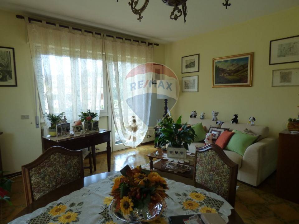 Appartamento a Luino in via dei Lori, 37 - Foto 5