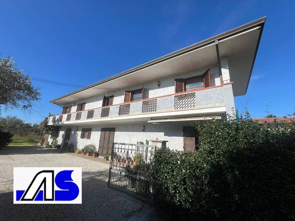 Villa a Pietrasanta in Via Spirito Santo - Foto 2