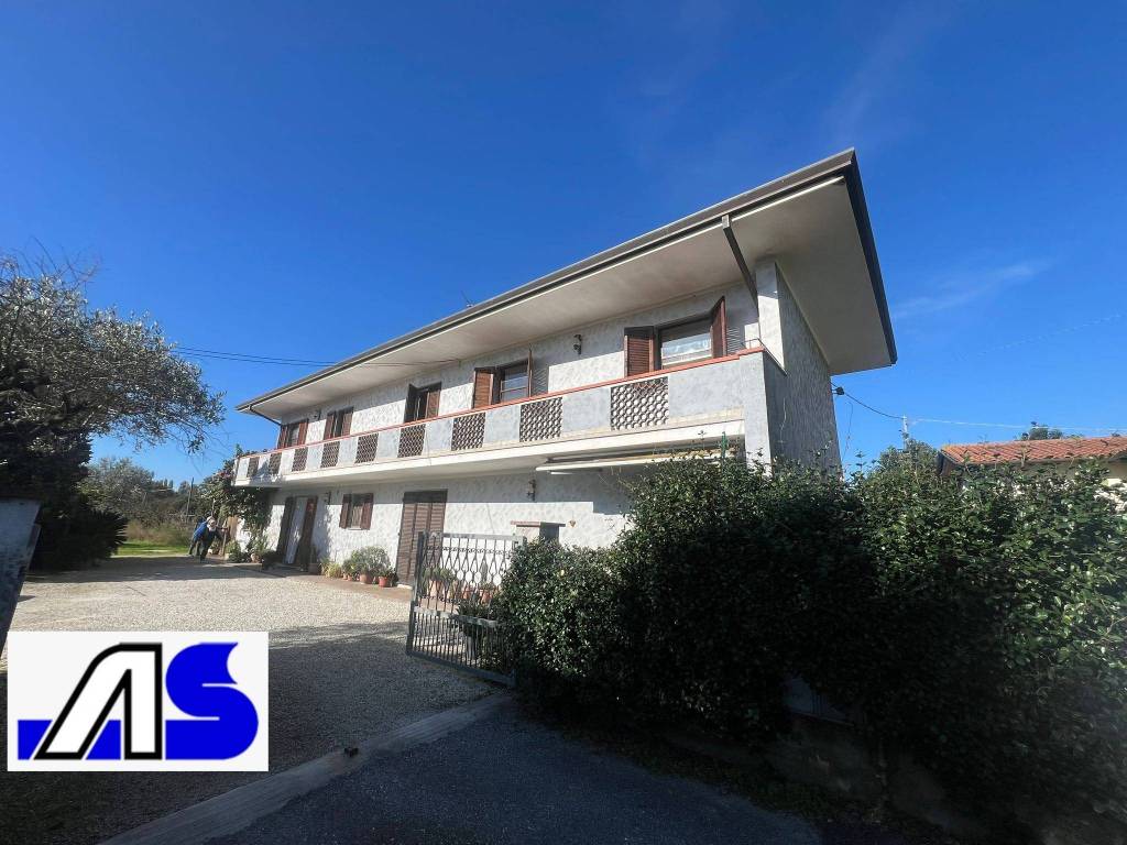 Villa a Pietrasanta in Via Spirito Santo - Foto 3