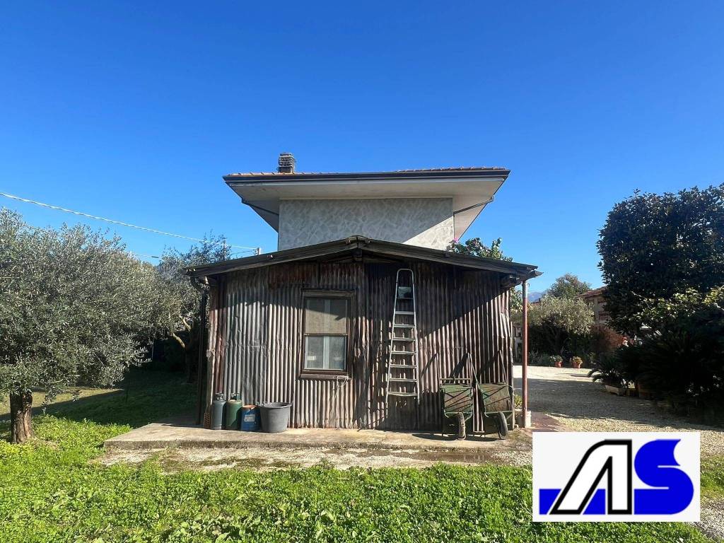 Villa a Pietrasanta in Via Spirito Santo - Foto 4