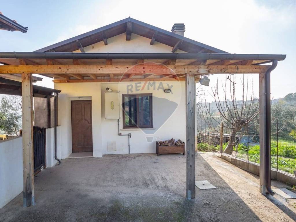 Villa a Cepagatti in Via Capone - Foto 2