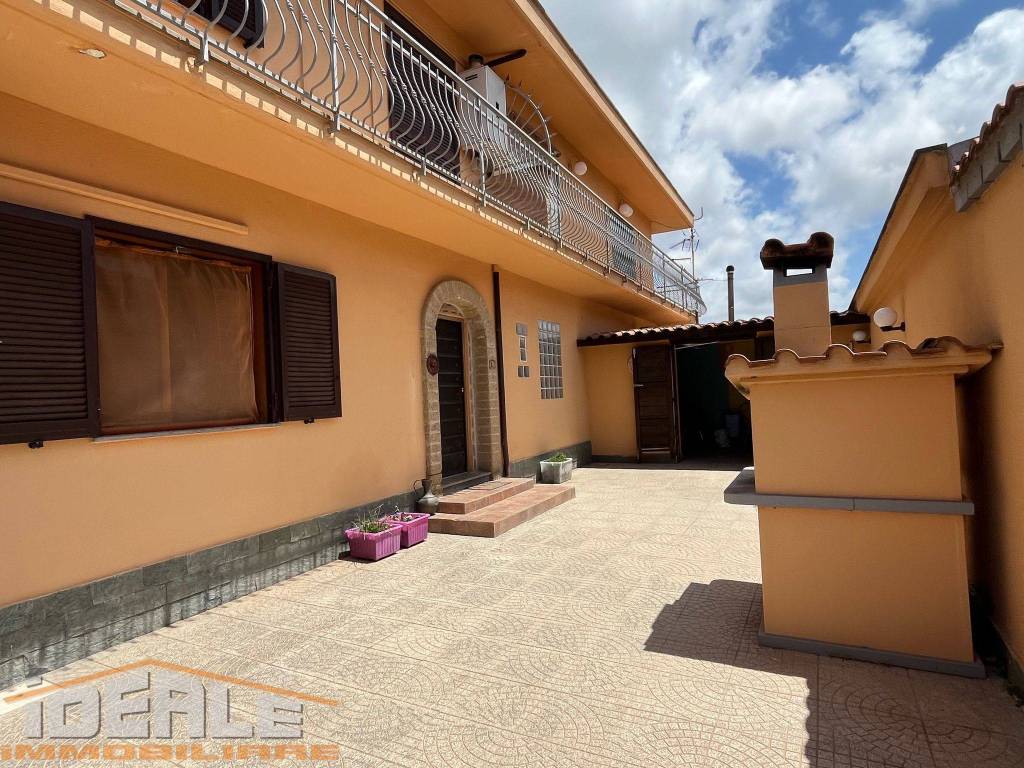 Villa a Aprilia in Via Travignolo, 18 - Foto 3