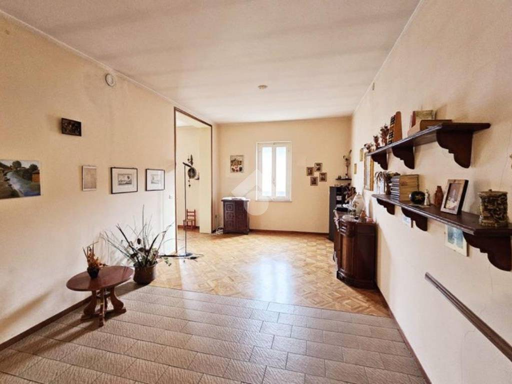 Casa indipendente a Redondesco in Piazza Castello - Foto 3