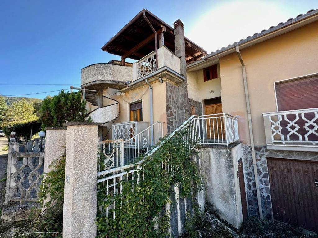 Villa a Tione degli abruzzi in Via della Rimembranza, 3 - Foto 2