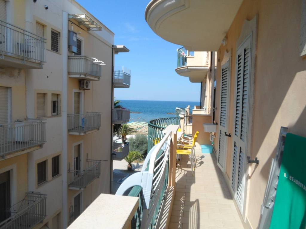 Appartamento a San benedetto del tronto in Viale Europa - Foto 2