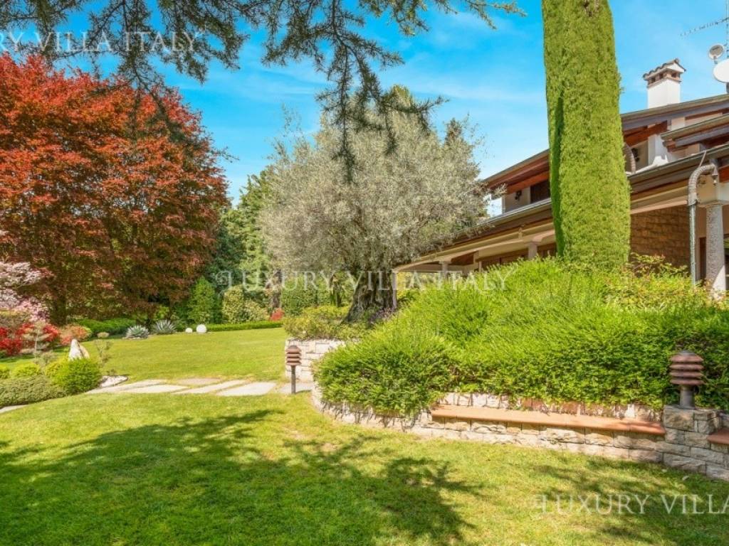 Villa a Besozzo in Via Trento, 27 - Foto 3