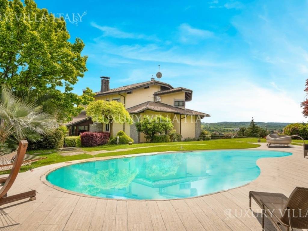 Villa a Besozzo in Via Trento, 25 - Foto 2