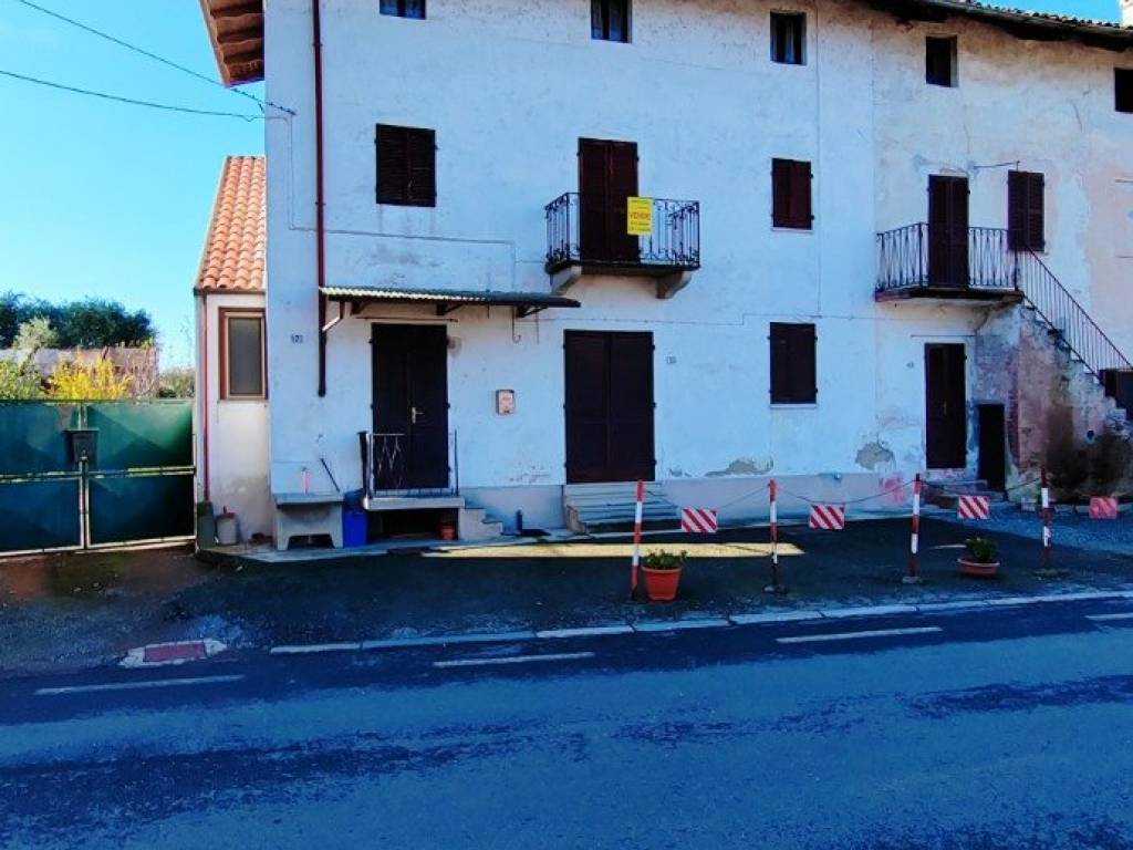 Casa indipendente a San giacomo vercellese in Via Francesco Camandona, 7 - Foto 1
