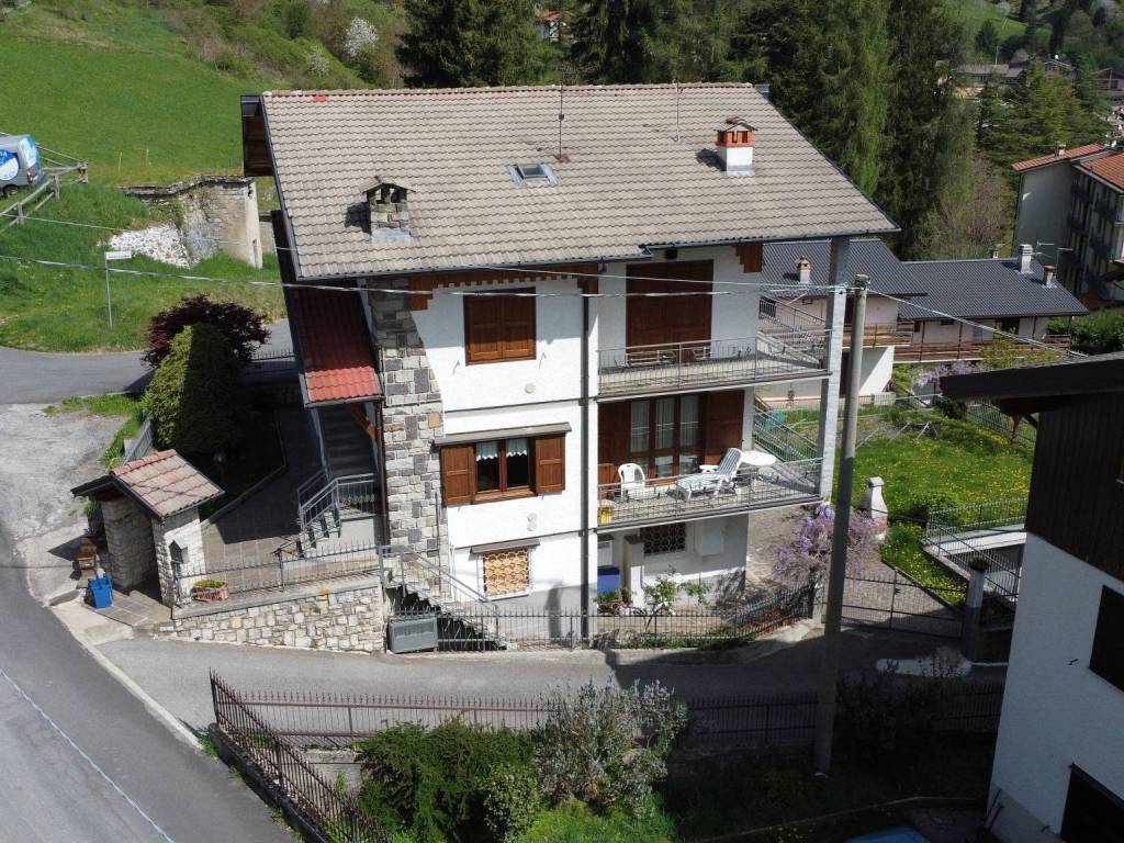 Appartamento a Borno in Via Pizzo Camino, 32 - Foto 2