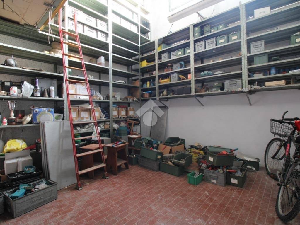 Box / garage a Pomezia in Via Olanda, 65 - Foto 5