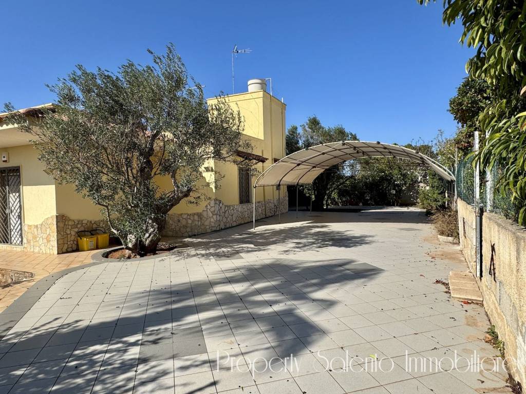 Villa a Racale in Strada Vicinale Pacci o Olive Amare - Foto 3