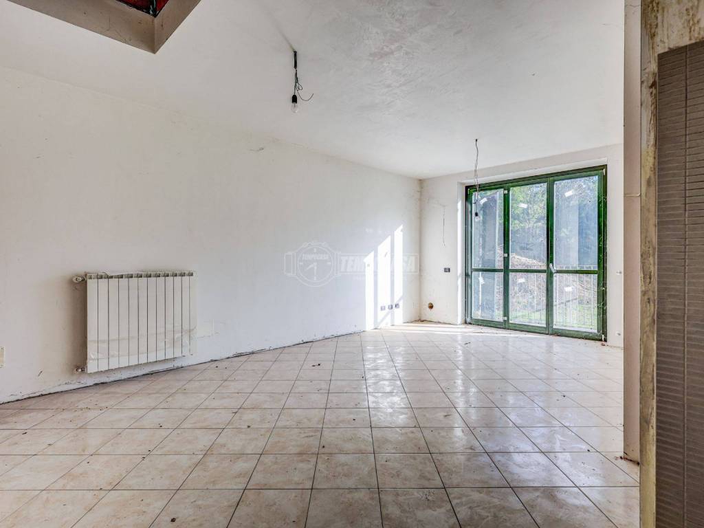 Appartamento a Brebbia in Via Rebuschini, 5 - Foto 2