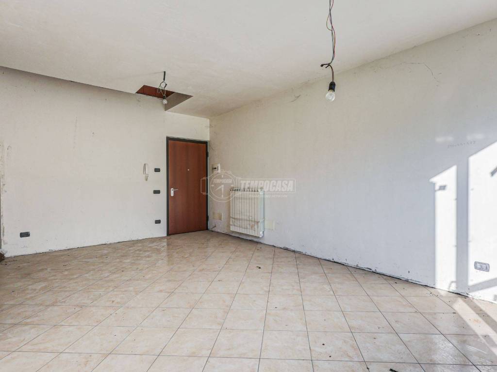 Appartamento a Brebbia in Via Rebuschini, 5 - Foto 3