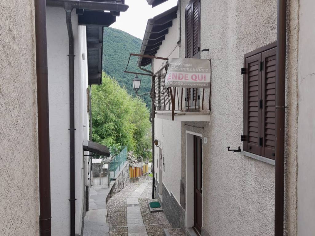 Casa indipendente a Re in Via Melezzo, 4 - Foto 2