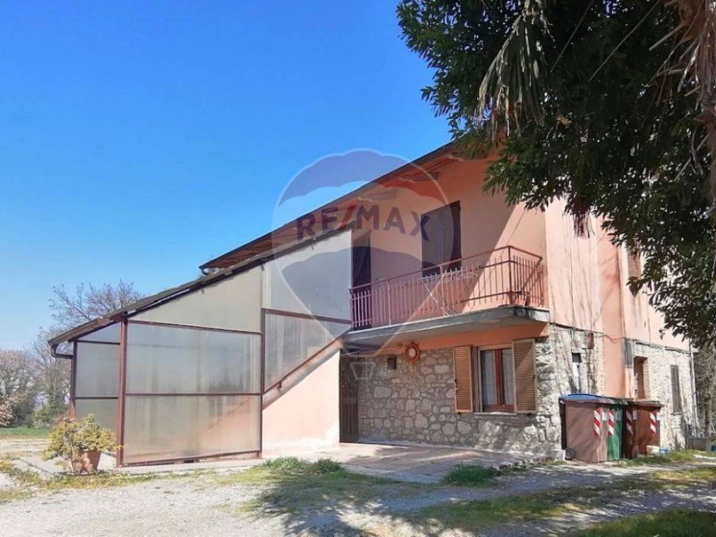 Casa indipendente a Fratta todina in Via Fratelli Cervi, 20 - Foto 2
