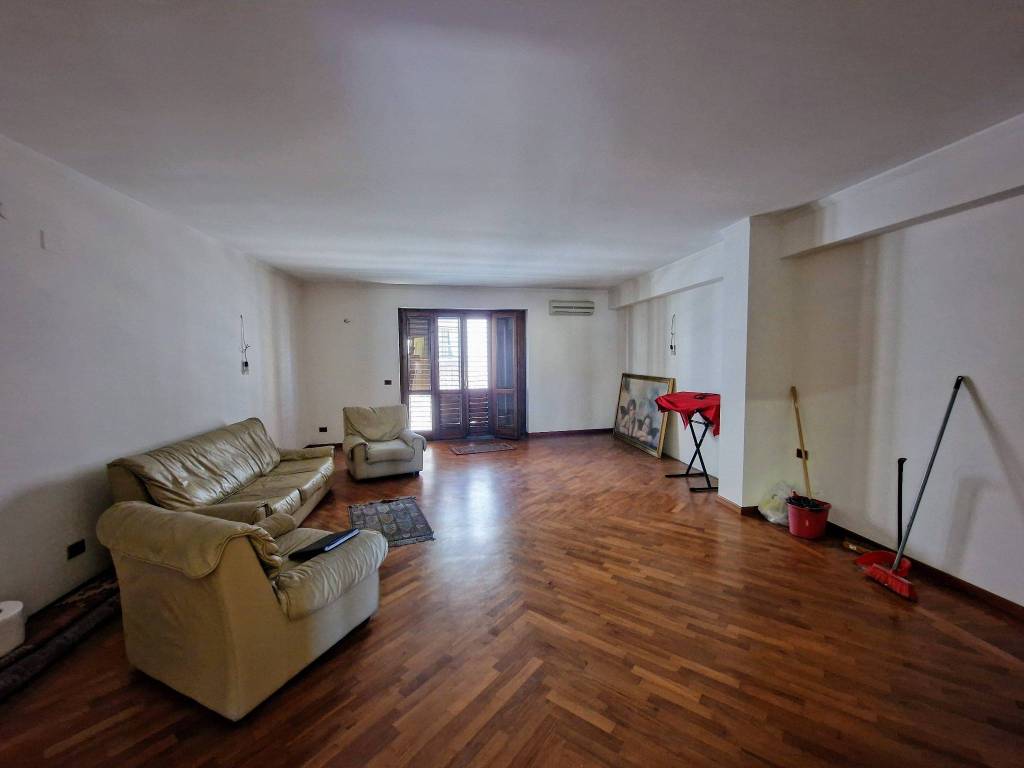 Appartamento a Giarre in Via Calderai - Foto 2