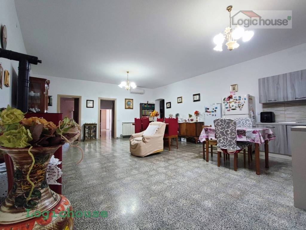 Casa indipendente a Formia in Via Sant'Antonio Abate, 35 - Foto 4