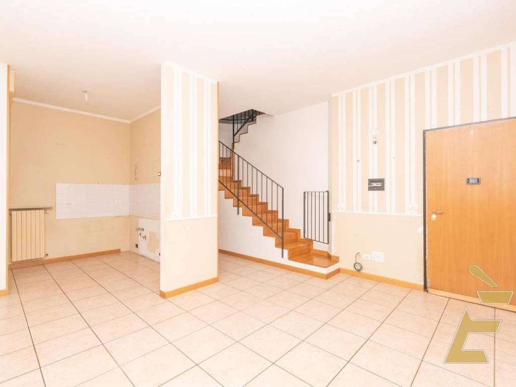 Appartamento a Valenza in VIALE CELLINI, 171 - Foto 2