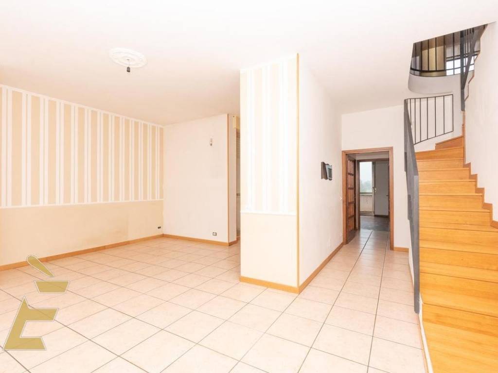 Appartamento a Valenza in VIALE CELLINI, 171 - Foto 3
