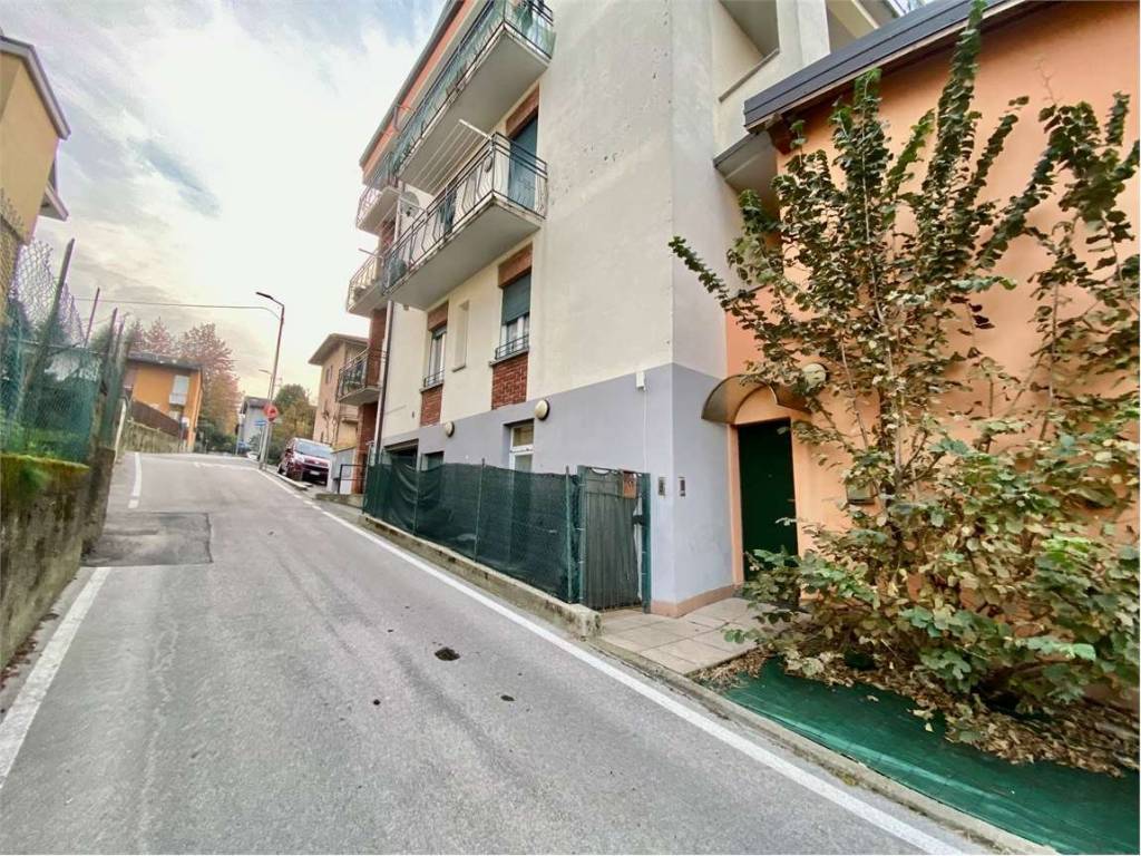 Palazzo / stabile a Costa masnaga in Via Bevera, 1 - Foto 3