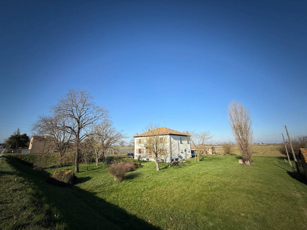 Villa a Argenta in Via Maria Margotti, 63 - Foto 4