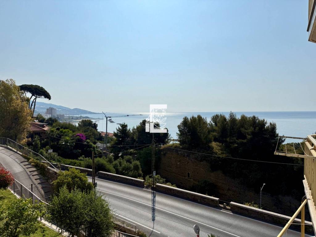 Appartamento a Taggia in Via Aurelia Ponente, 390 - Foto 3