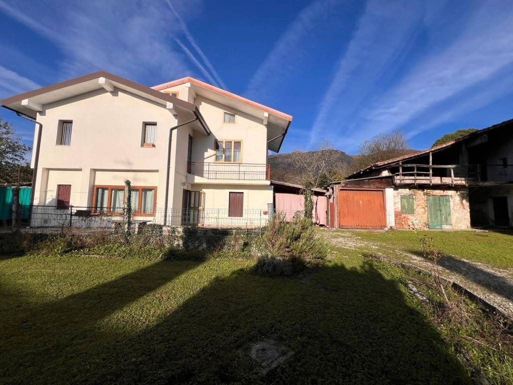 Casa indipendente a Aviano in Via Monte Cavallo, 8 - Foto 2