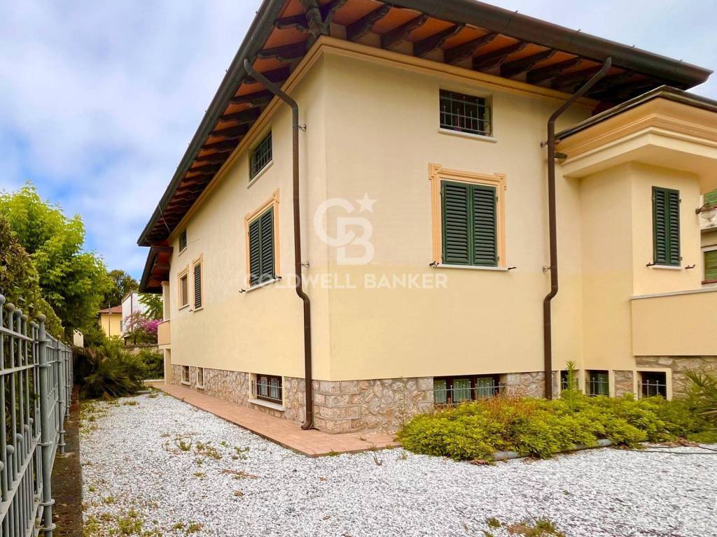 Villa a Pietrasanta in Via Candia - Foto 3