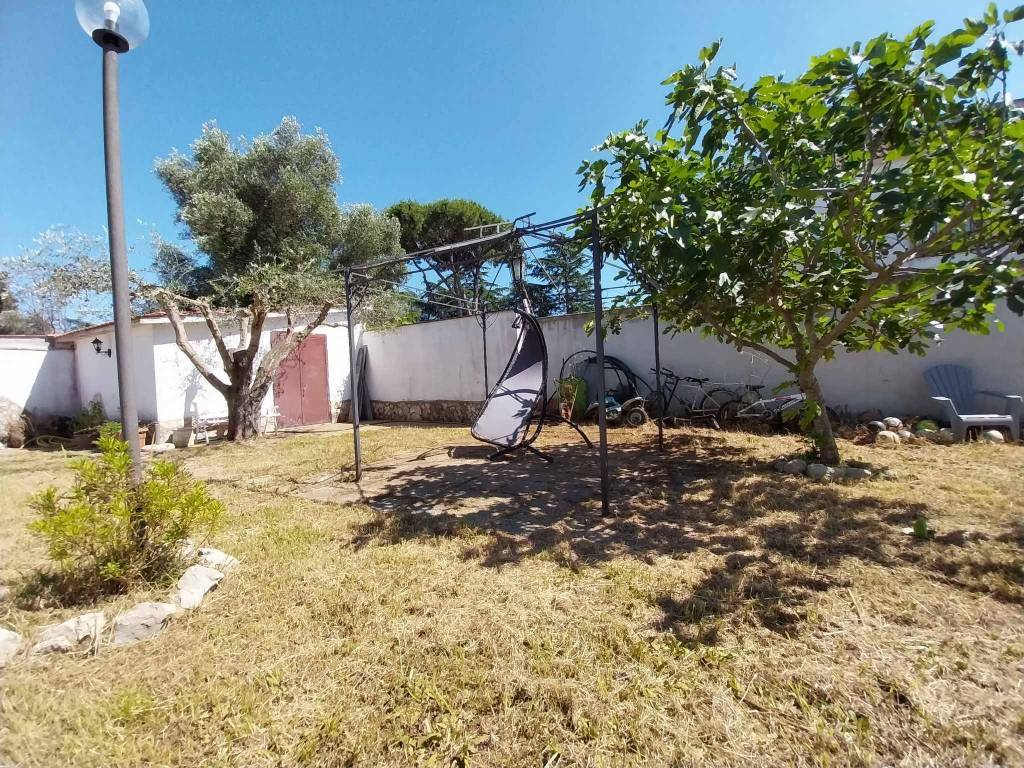 Villa a Aprilia in Via Vulcano, 7 - Foto 4