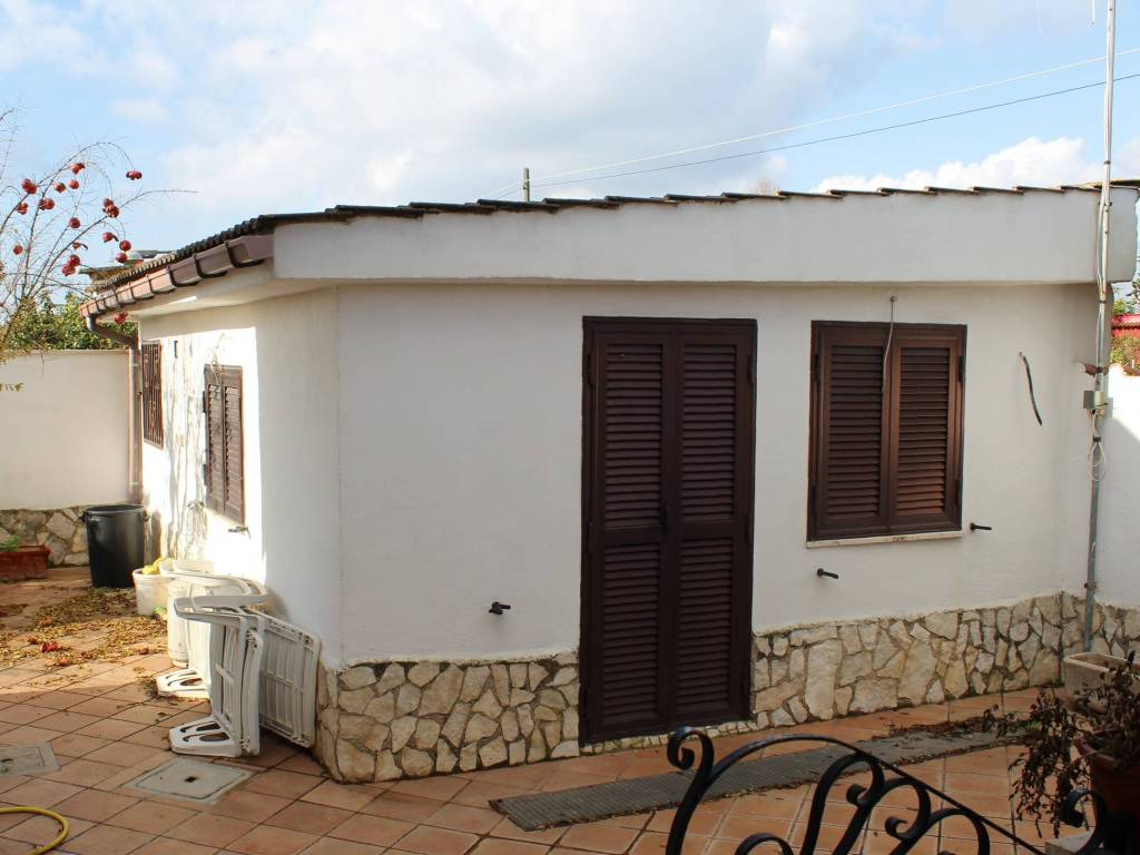Villa a Aprilia in Via Vulcano, 7 - Foto 5