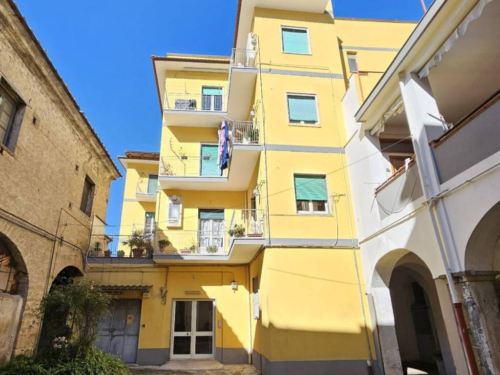 Appartamento a Roccapiemonte in Corso Mario Pagano - Foto 2