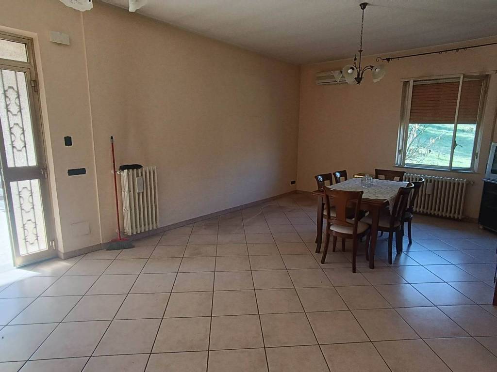 Villa a Ceccano in Via Acqua Santa - Foto 2