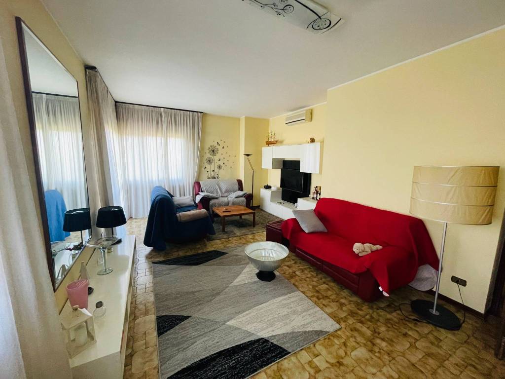 Villa a Villafranca di verona in Corso Vittorio Emanuele II, 87 - Foto 2