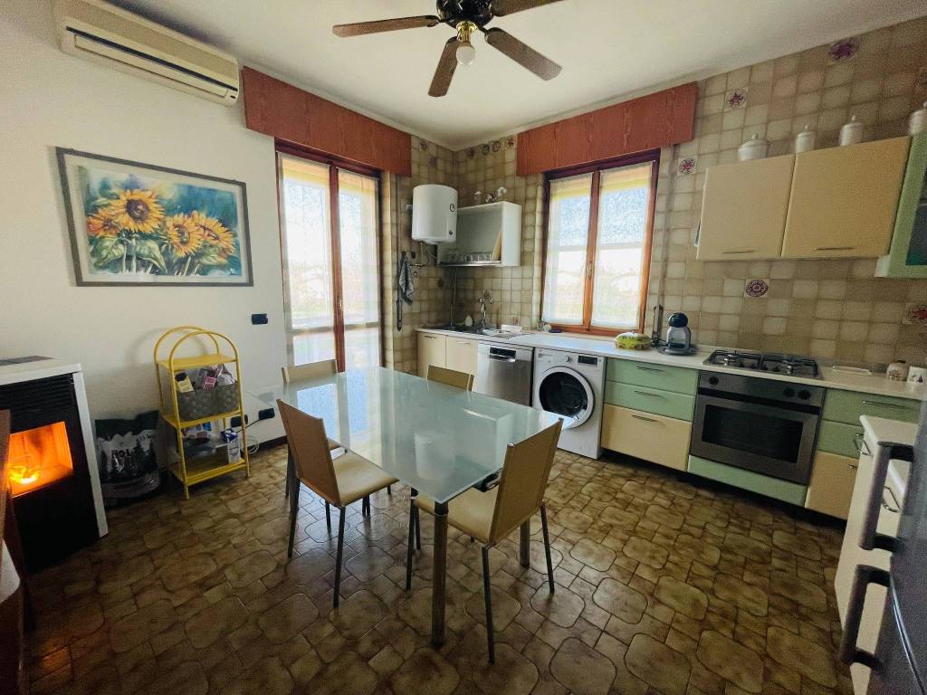 Villa a Villafranca di verona in Corso Vittorio Emanuele II, 87 - Foto 4