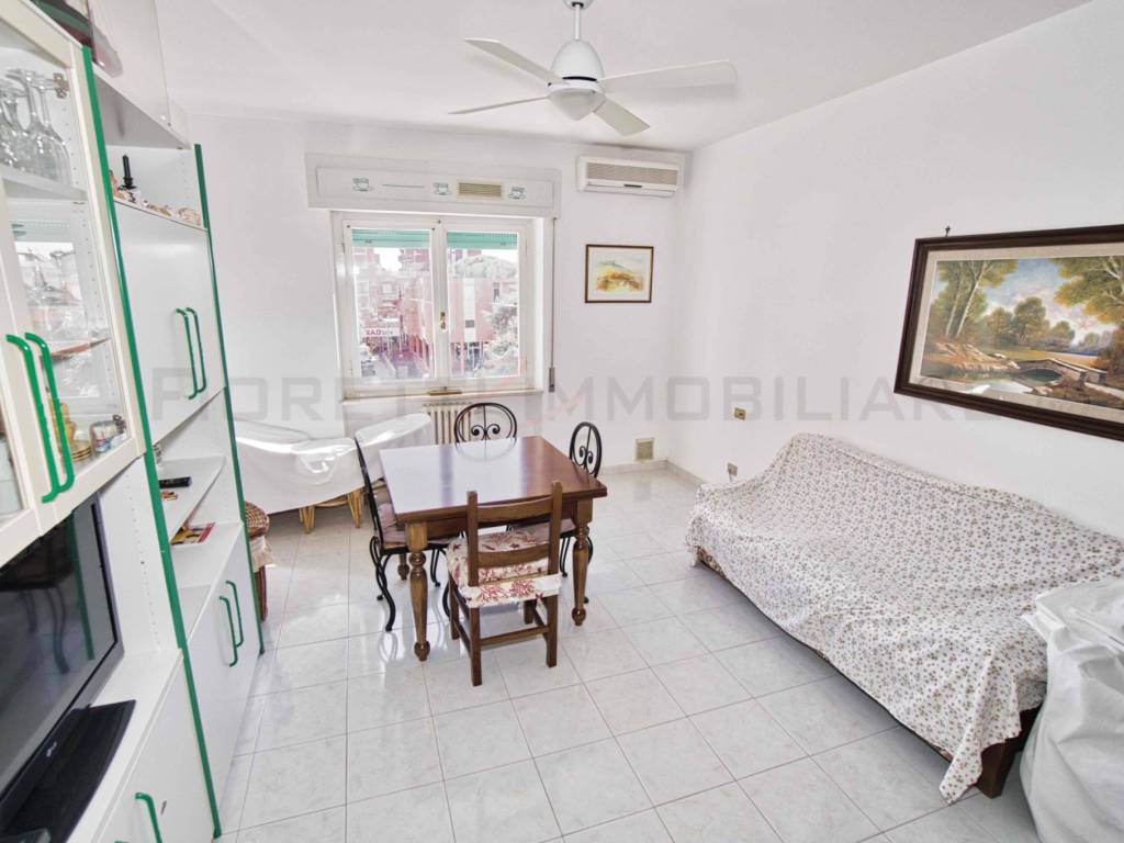 Appartamento a Follonica in Via Milton Bartoli - Foto 4