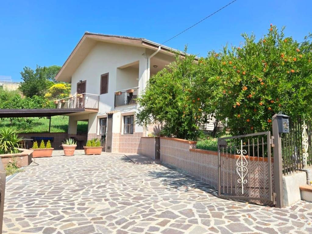 Villa a San mango sul calore in Contrada Pescore, 25 - Foto 3