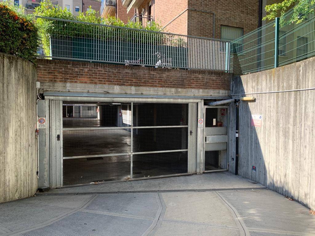 Box / garage a Reggio emilia in Via Augusto Piccard, 15 - Foto 2