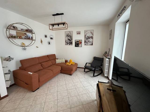 Appartamento a Borgomanero in Vicolo Caneto - Foto 4